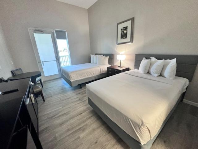 John'S Pass Hotel - Fully Remote Check In St. Pete Beach Extérieur photo